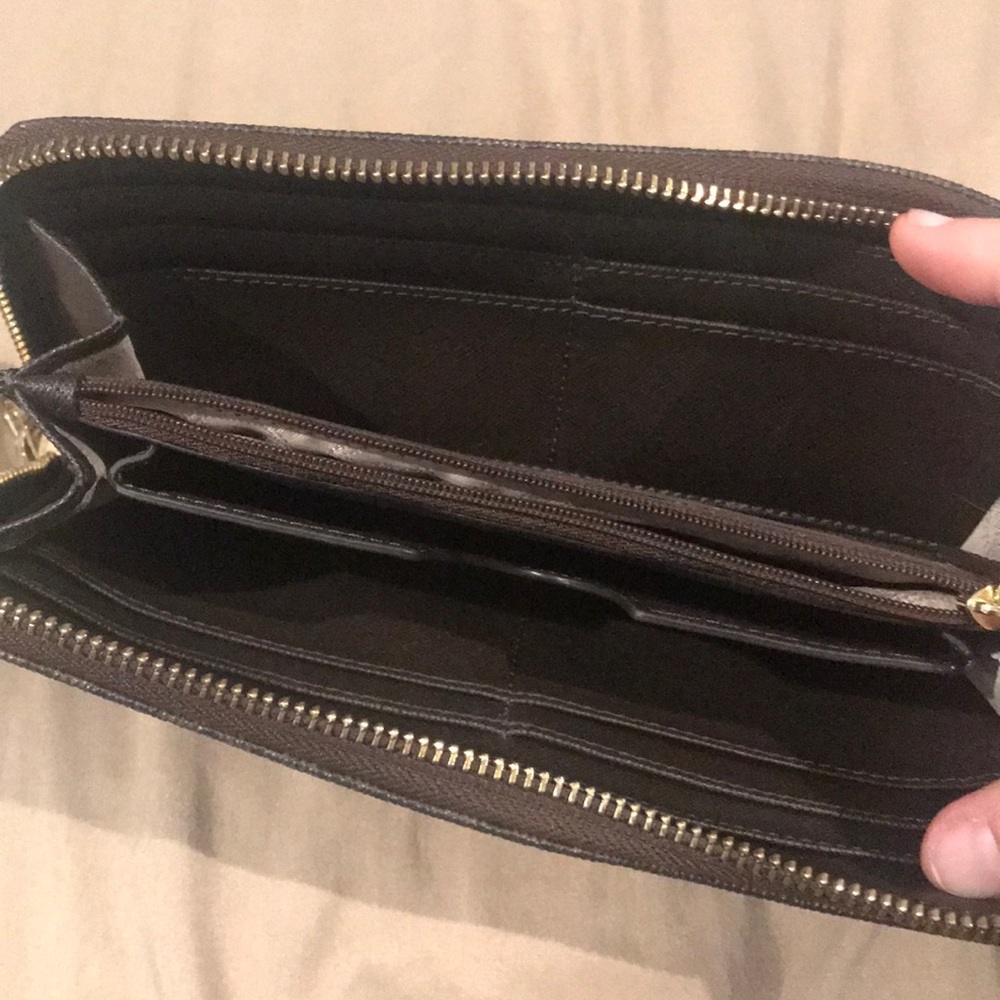 Purse - Picture 4 of 4